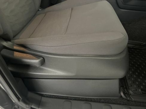 Used 2022 Nissan Frontier S RWD image 45