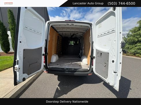 Used 2007 Dodge Sprinter 2500 RWD image 21