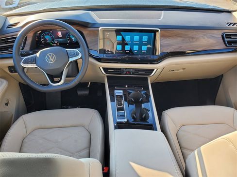 New 2026 Volkswagen Atlas SE image 6