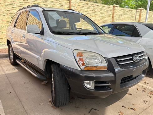 Used 2008 Kia Sportage EX image 3