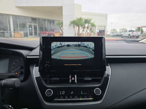 Used 2025 Toyota Corolla LE FWD image 29