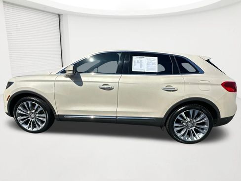 Used 2016 Lincoln MKX Reserve w/ Technology Package AWD/4WD image 8