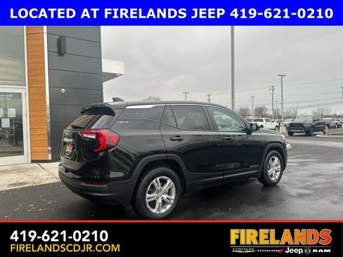 Used 2024 GMC Terrain SLE image 15