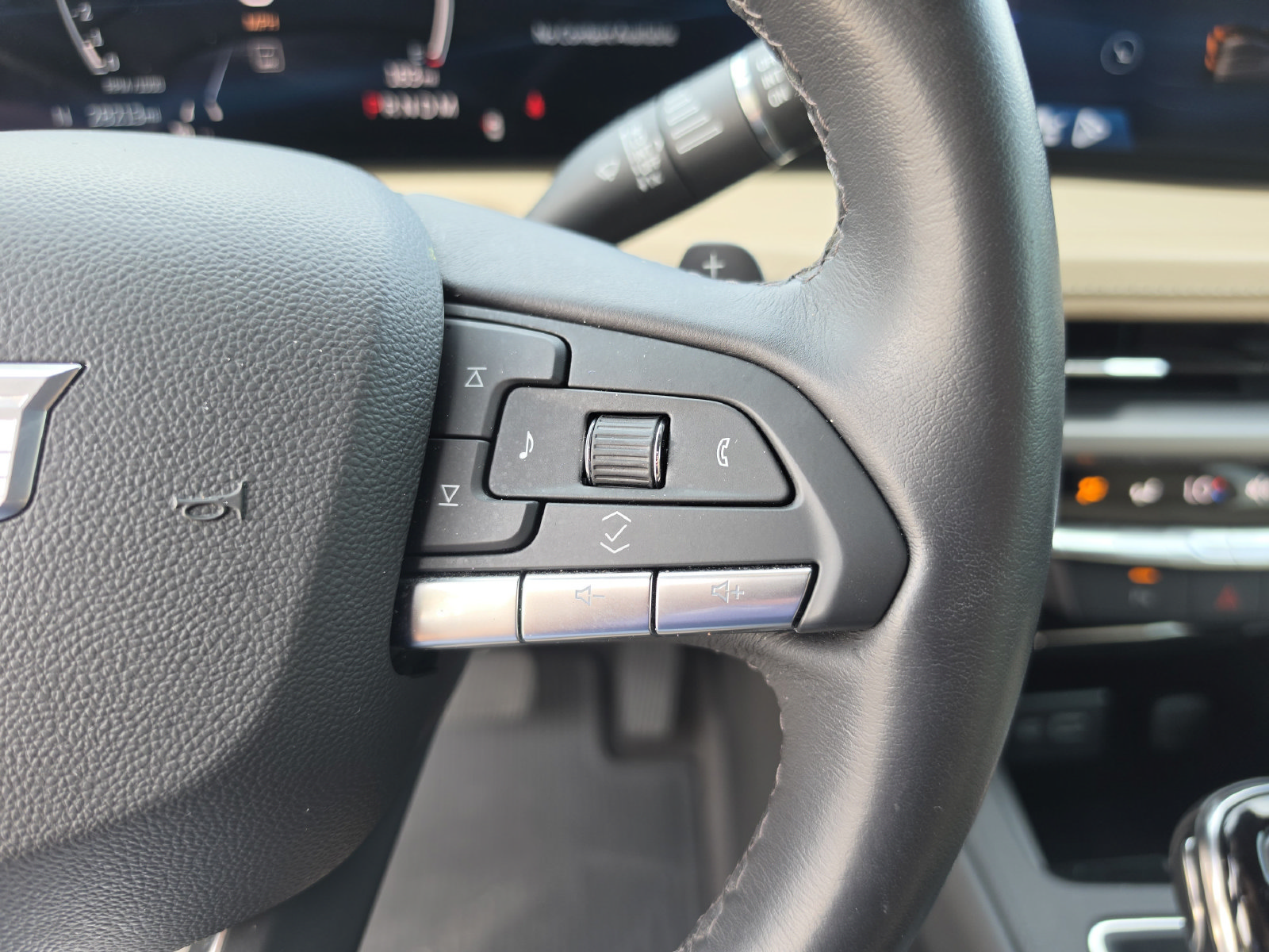 Used 2024 Cadillac XT4 Luxury FWD image 32