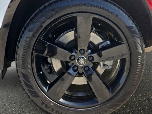 Certified 2025 Land Rover Defender 90 X-Dynamic SE image 34