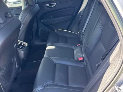 Used 2023 Volvo XC60 B6 Ultimate w/ Climate Package AWD/4WD image 5