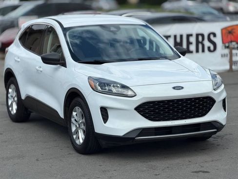 Used 2022 Ford Escape SE FWD image 2