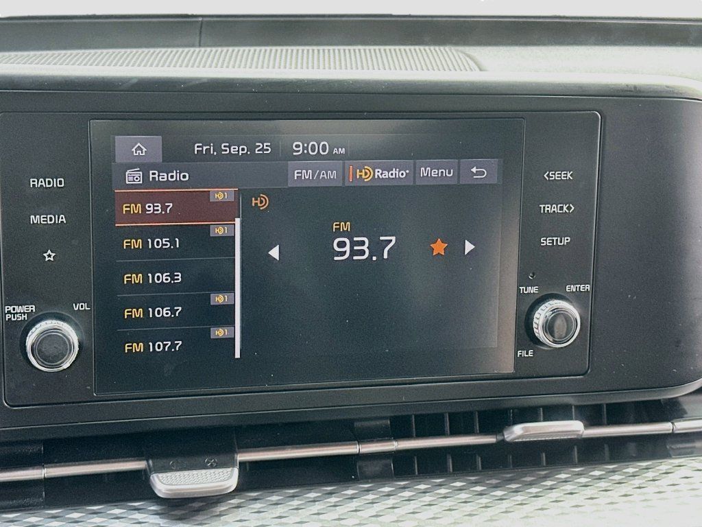 Used 2023 Kia Carnival LX FWD image 14