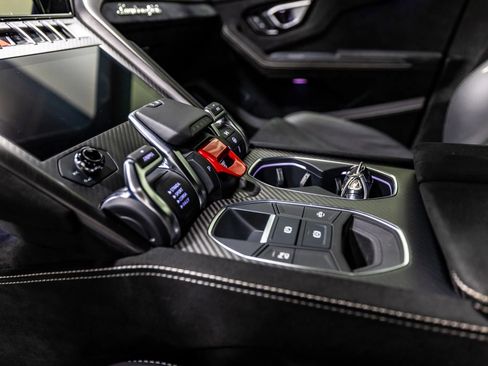 Used 2023 Lamborghini Urus Performante AWD/4WD image 48