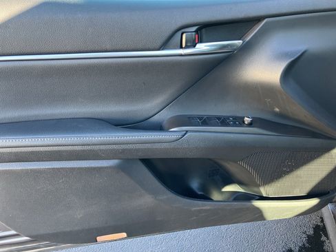 Used 2021 Toyota Camry XLE w/ Navigation Package image 16