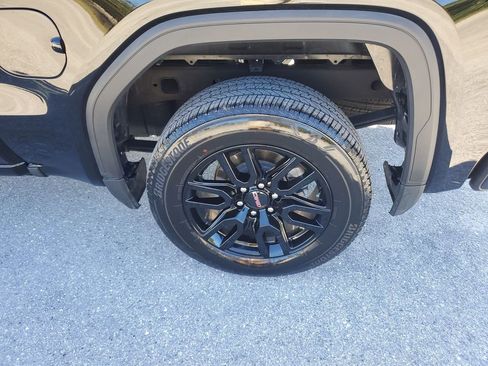 Used 2023 GMC Sierra 1500 Elevation image 19