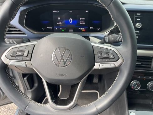 Used 2023 Volkswagen Taos SE w/ Panoramic Sunroof Package AWD/4WD image 19
