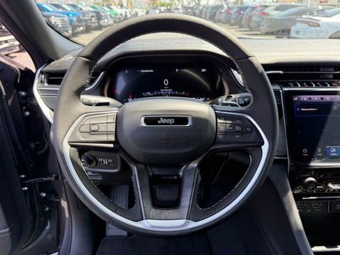 New 2025 Jeep Grand Cherokee L Limited w/ Black Appearance Package image 19