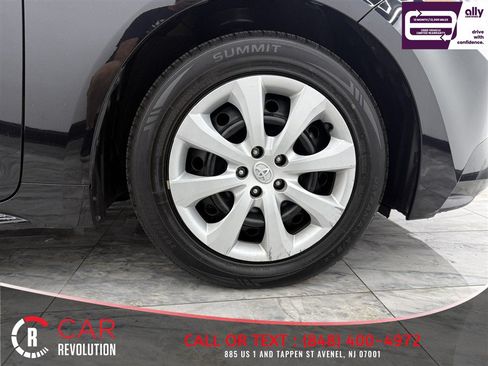 Used 2023 Toyota Corolla LE FWD image 11