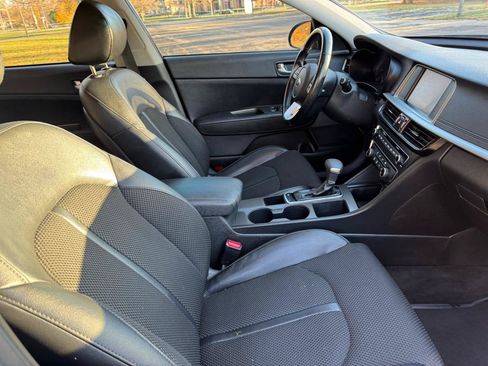 Used 2020 Kia Optima S FWD image 33
