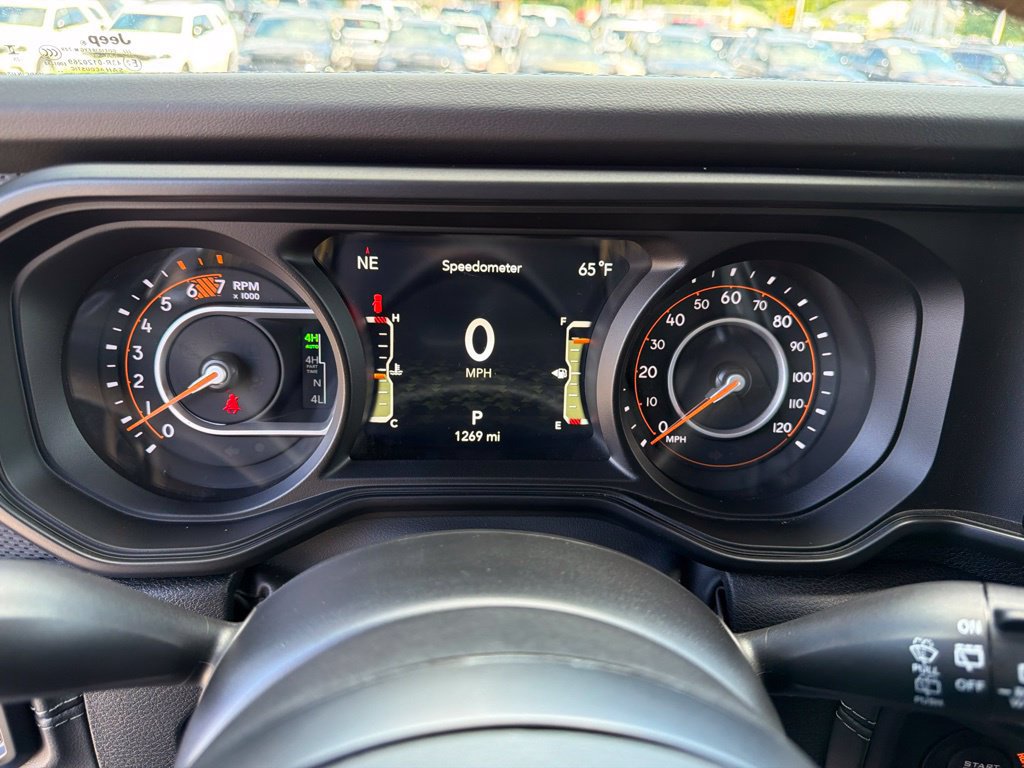 Used 2025 Jeep Wrangler Unlimited Rubicon 392 AWD/4WD image 26