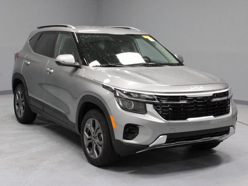 Used 2024 Kia Seltos S AWD/4WD image 1