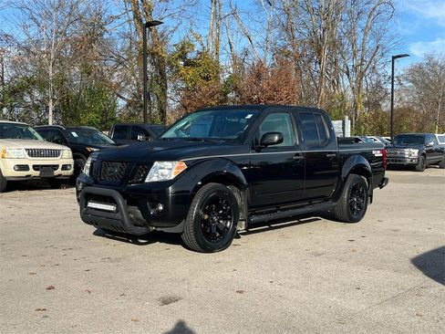Used 2021 Nissan Frontier SV w/ Midnight Edition Floor Mats image 8