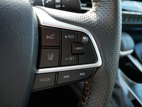 Used 2025 Toyota Sienna XLE Woodland Edition image 25