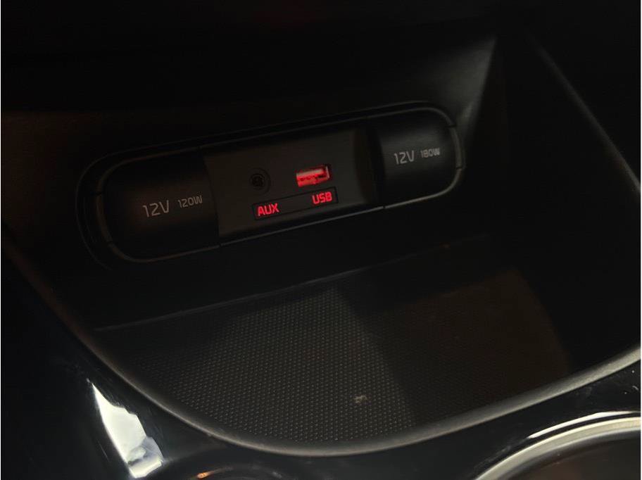 Used 2018 Kia Soul ! w/ Tech Package FWD image 28