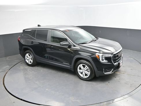 Used 2024 GMC Terrain SLE AWD/4WD image 25
