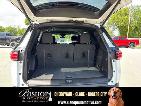 Used 2023 Chevrolet Traverse LT w/ LPO, Floor Liner Package AWD/4WD image 18