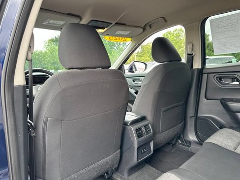 Used 2025 Nissan Rogue SV AWD/4WD image 35