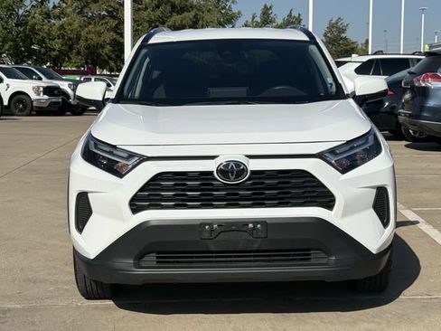Used 2025 Toyota RAV4 XLE FWD image 8