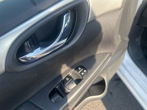 Used 2018 Nissan Sentra S w/ S Midnight Style Package image 15