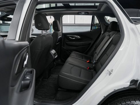 Used 2023 GMC Terrain SLE w/ Driver Convenience Package image 32