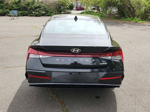 Used 2024 Hyundai Elantra Limited FWD image 5