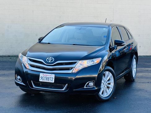 Used 2013 Toyota Venza XLE image 2