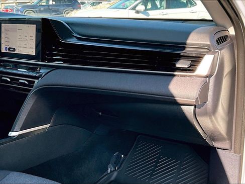 Used 2025 Toyota Camry LE image 15