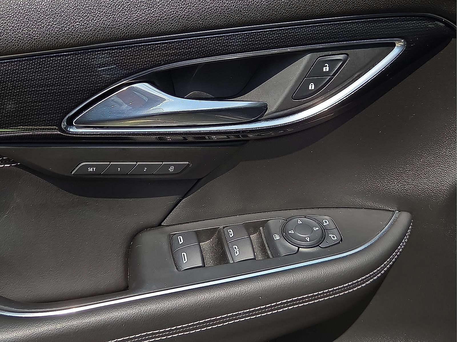Used 2022 Buick Envision Essence w/ Technology Package I AWD/4WD image 13