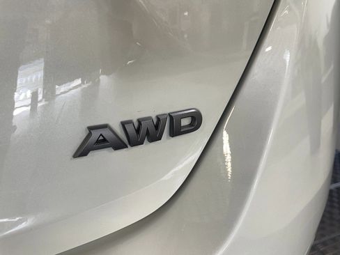 Used 2025 Nissan Altima 2.5 SV AWD/4WD image 6