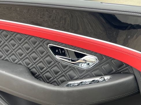 Used 2020 Bentley Continental GT image 32