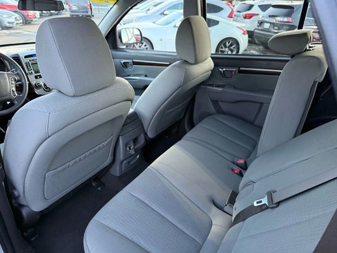 Used 2010 Hyundai Santa Fe GLS image 14