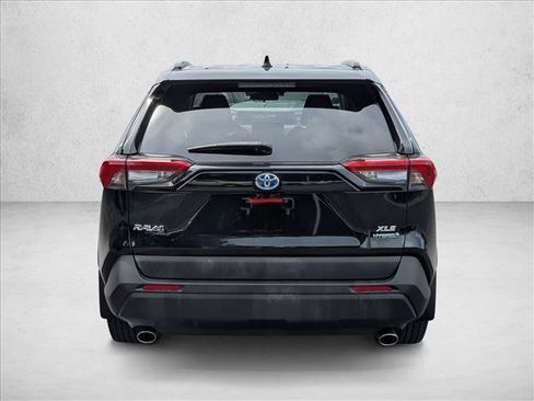 Used 2021 Toyota RAV4 XLE Premium AWD/4WD image 7
