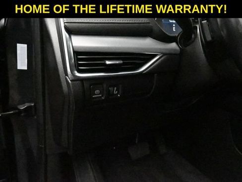 Used 2023 Cadillac XT4 Premium Luxury AWD/4WD image 16