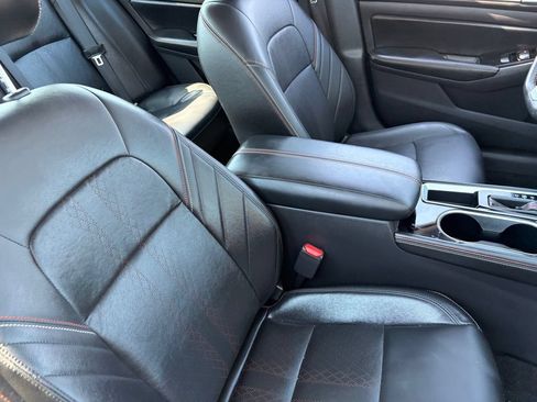 Certified 2024 Nissan Altima 2.5 SR w/ SR Premium Package FWD image 11