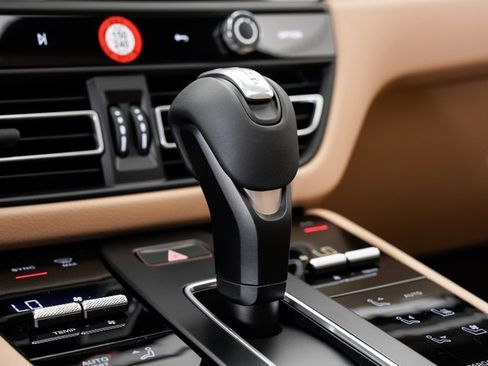 New 2025 Porsche Macan image 22