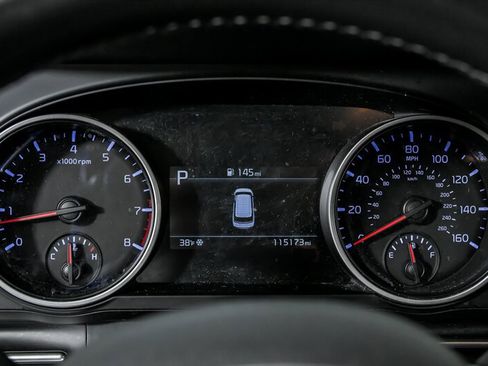 Used 2023 Kia Carnival LX FWD image 20
