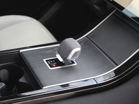 Used 2024 Land Rover Range Rover Velar Dynamic SE image 26