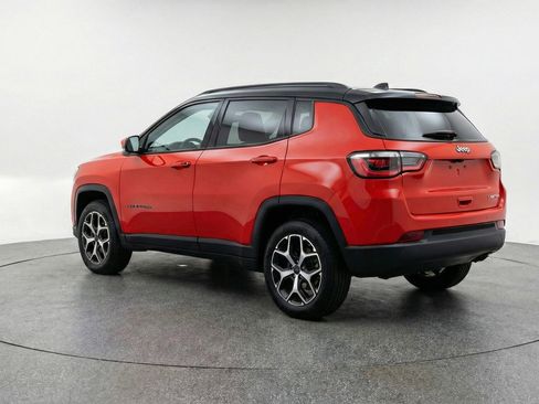 Used 2025 Jeep Compass Limited image 6