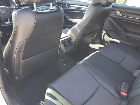 Used 2019 Honda Accord Sport image 29