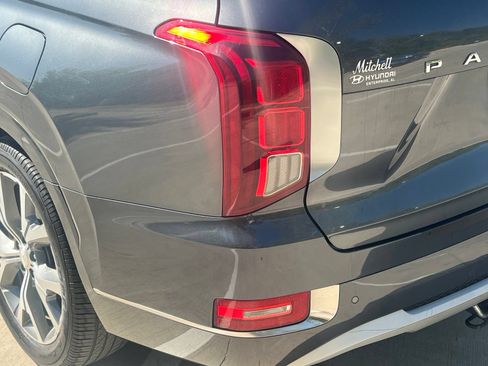 Used 2022 Hyundai Palisade Limited FWD image 13