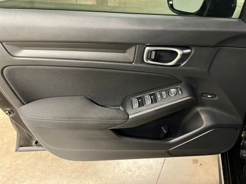 Used 2025 Honda Civic Sport image 10