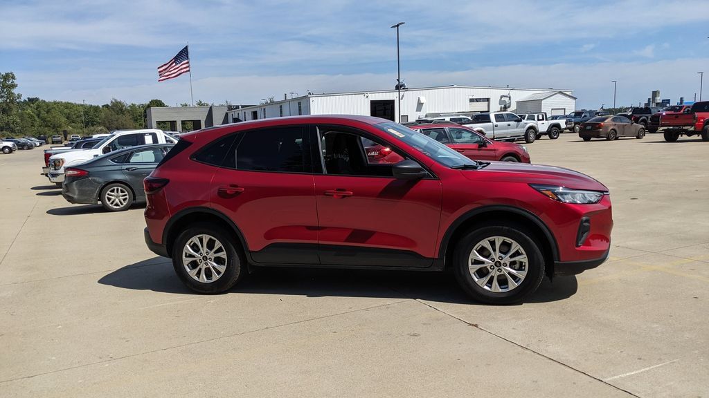 Certified 2025 Ford Escape Active w/ Cold Weather Package AWD/4WD image 2