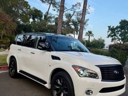 Used 2014 INFINITI QX80 4WD w/ Theater Package image 2