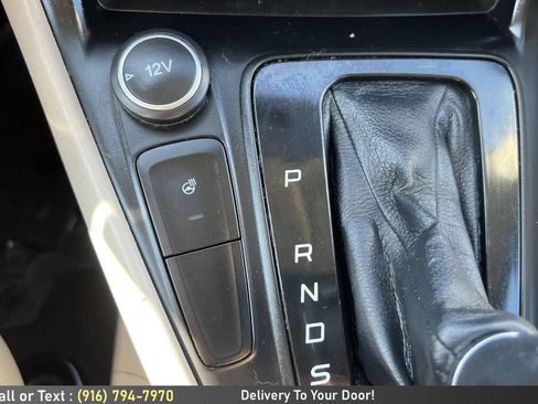 Used 2015 Ford Focus SE w/ SE Sport Package FWD image 23